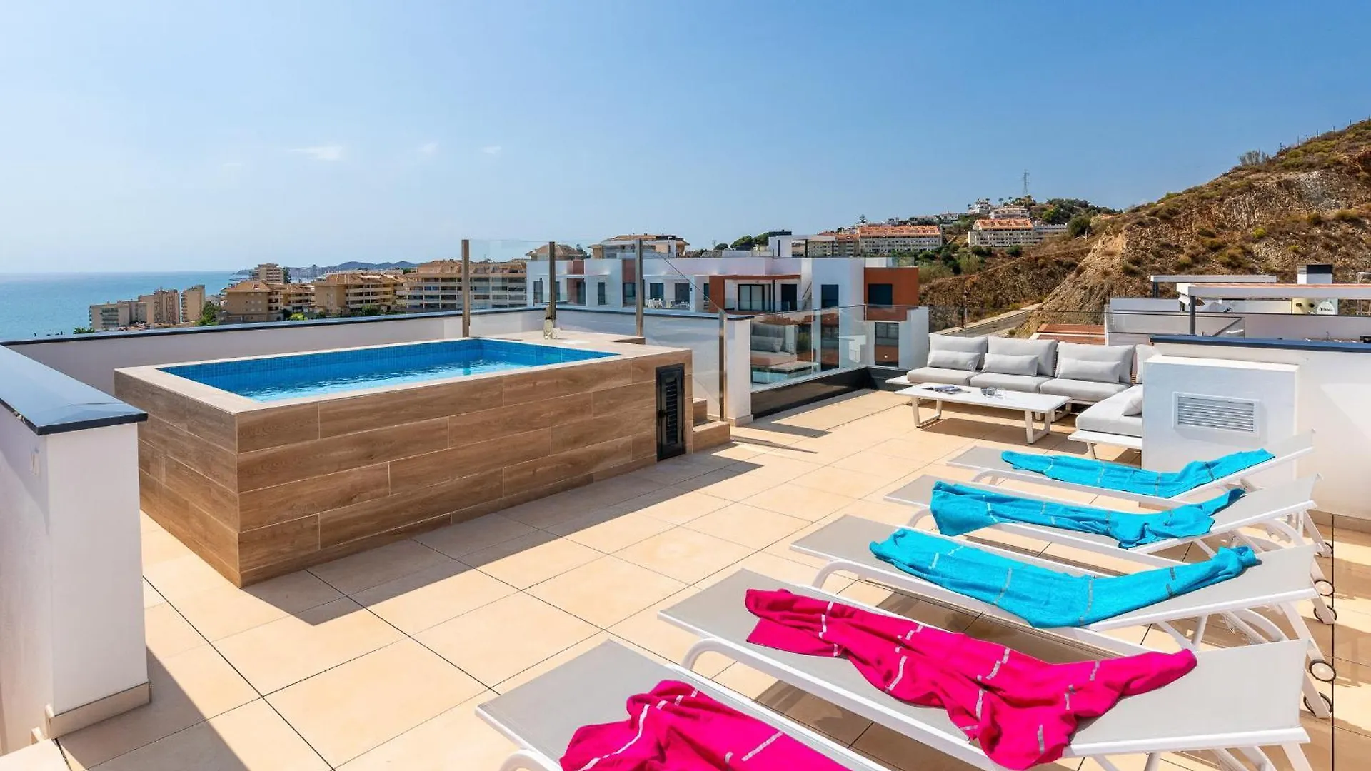 Penthouse Middle Views Apartment Fuengirola Spain