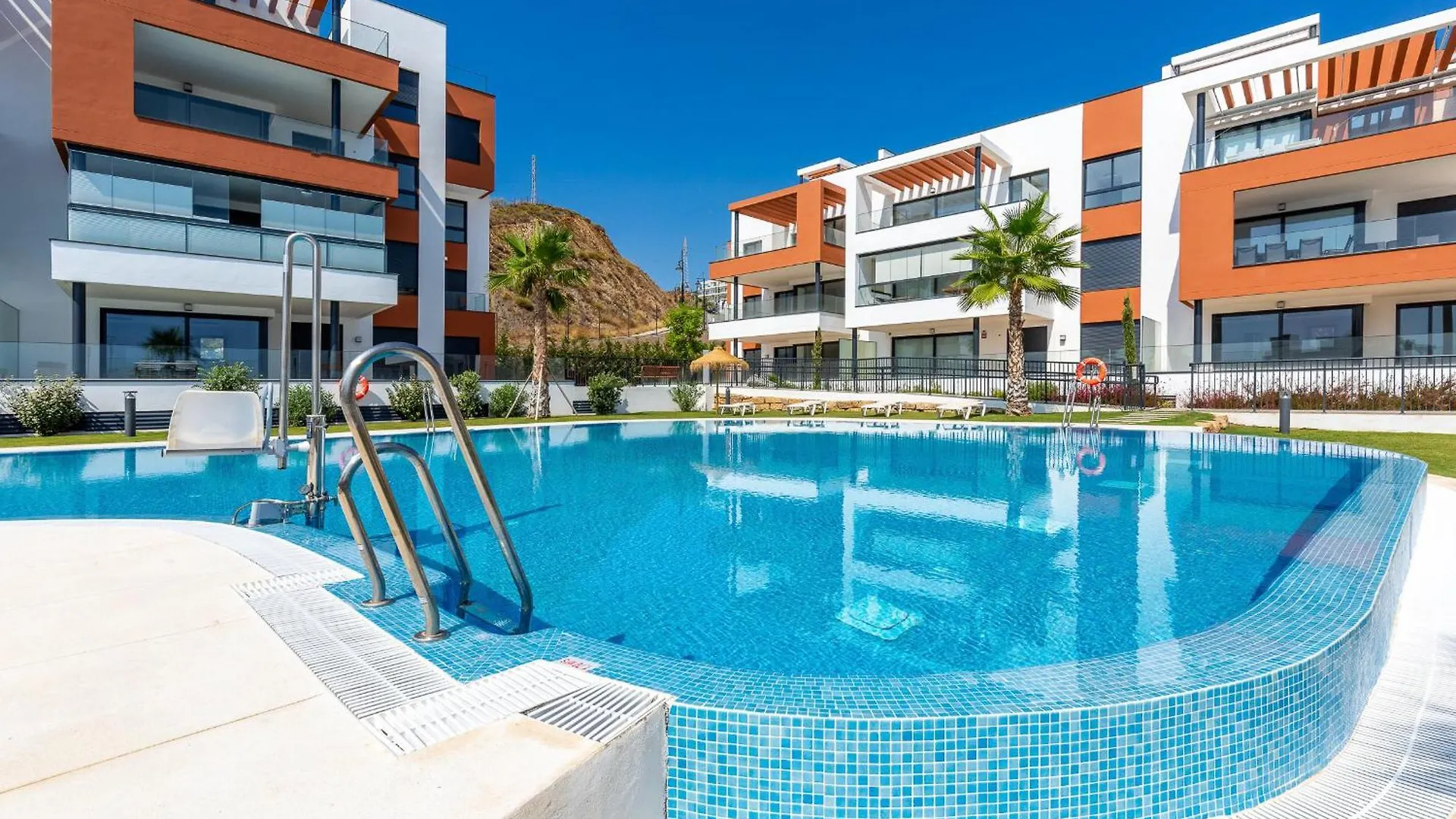 Penthouse Middle Views Apartment Fuengirola